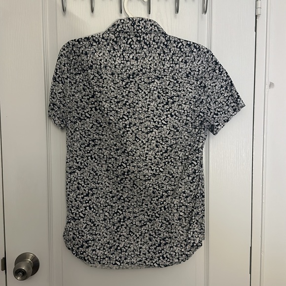 Blue floral short sleeve button up - Picture 4 of 4